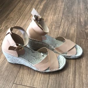 Gap Espadrilles Wedges Tan In New Condition Sz 6